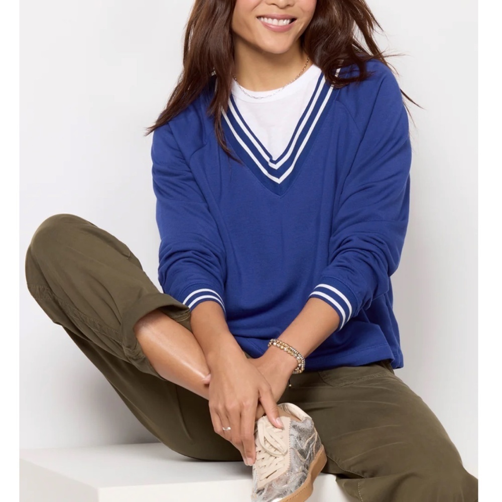 Z Supply Women's Blue White Off The Court Sweatshirt V neck Size Large